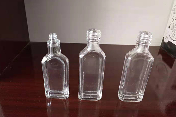 合肥高档化妆品玻璃瓶定制