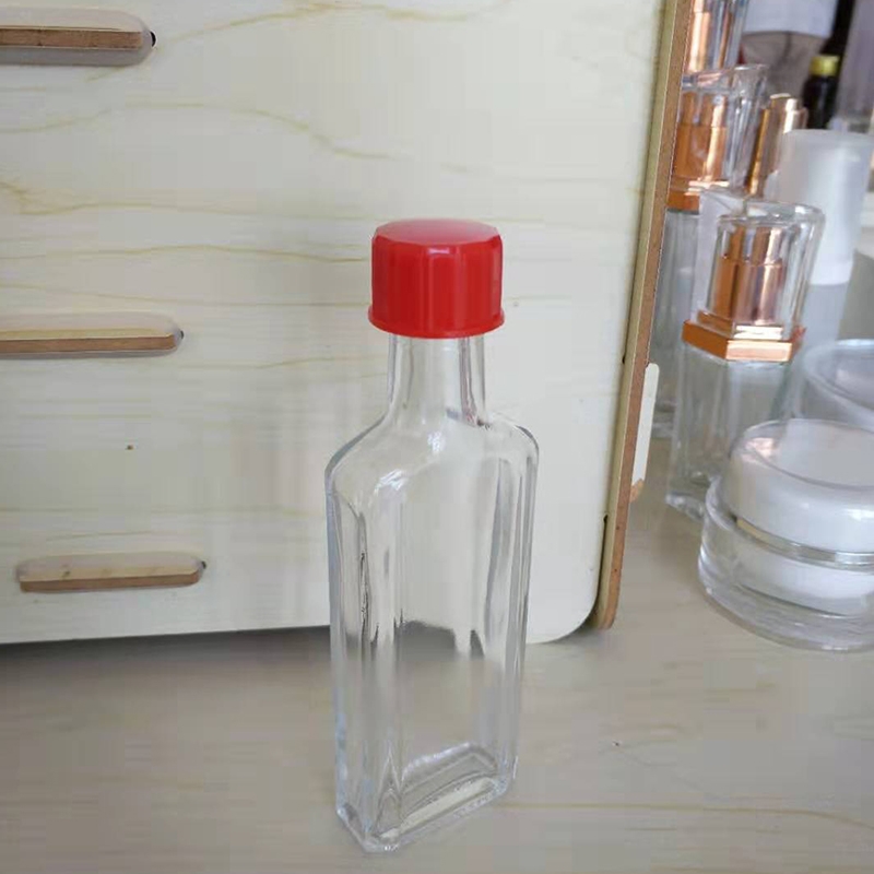 红花油瓶